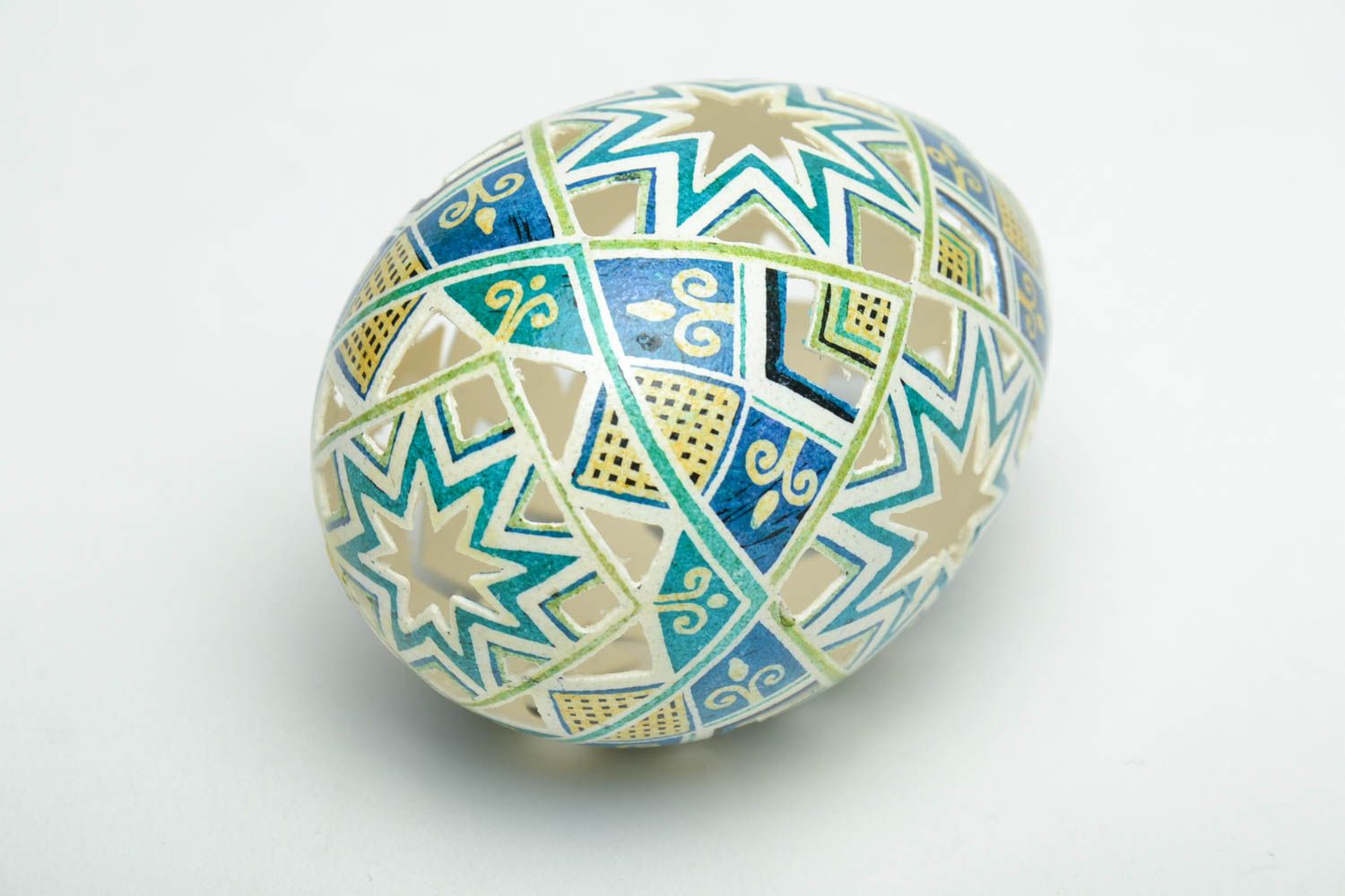 Openwork painted egg