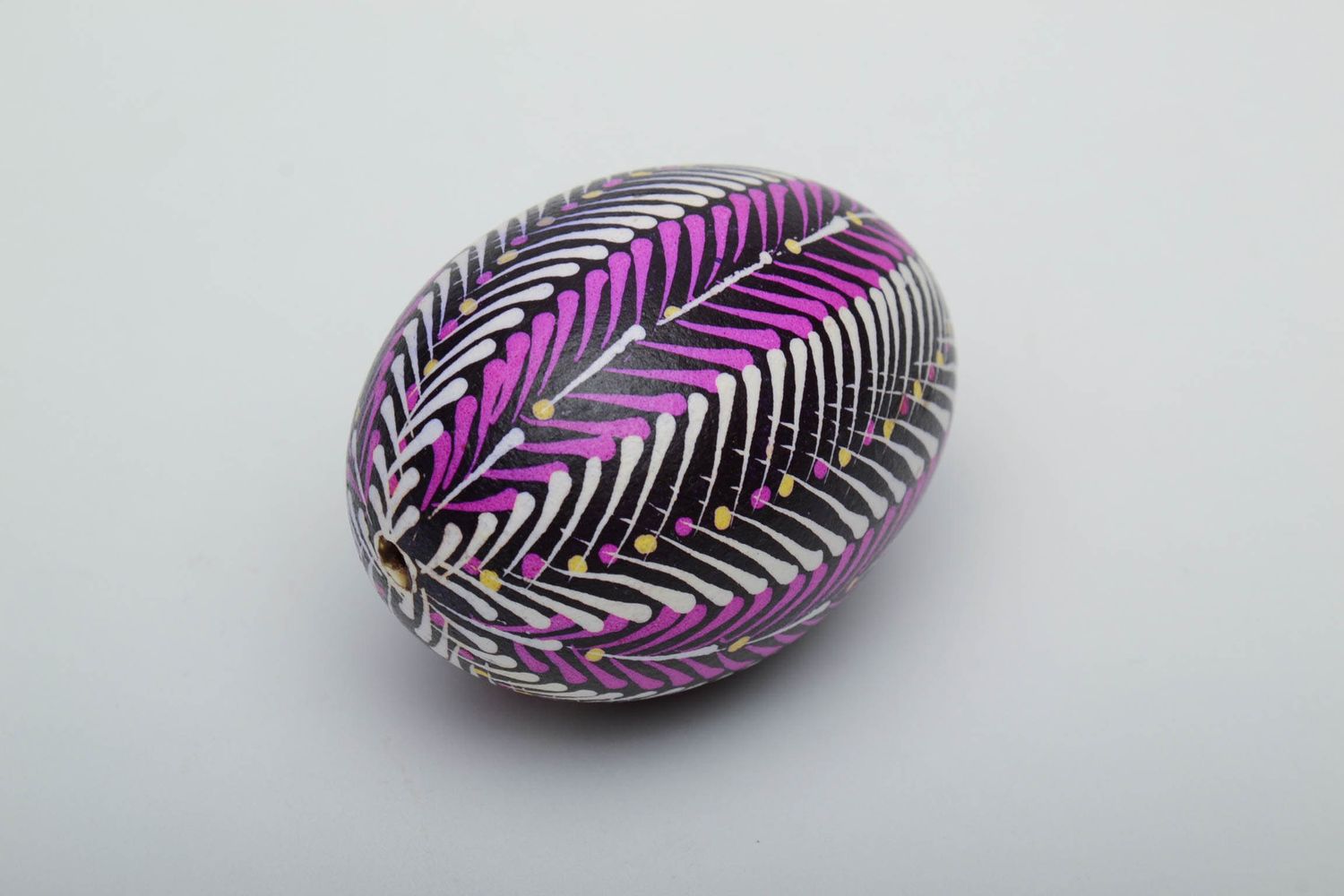 A painted egg in the Lemkovo technique