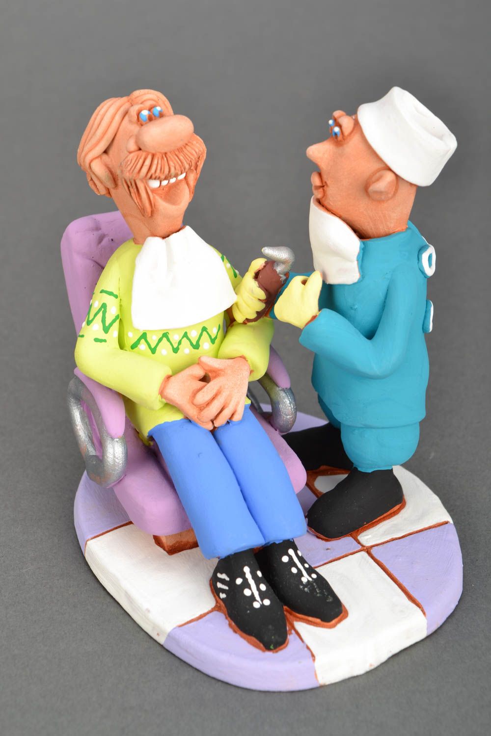 Statuette Dentist with patient.