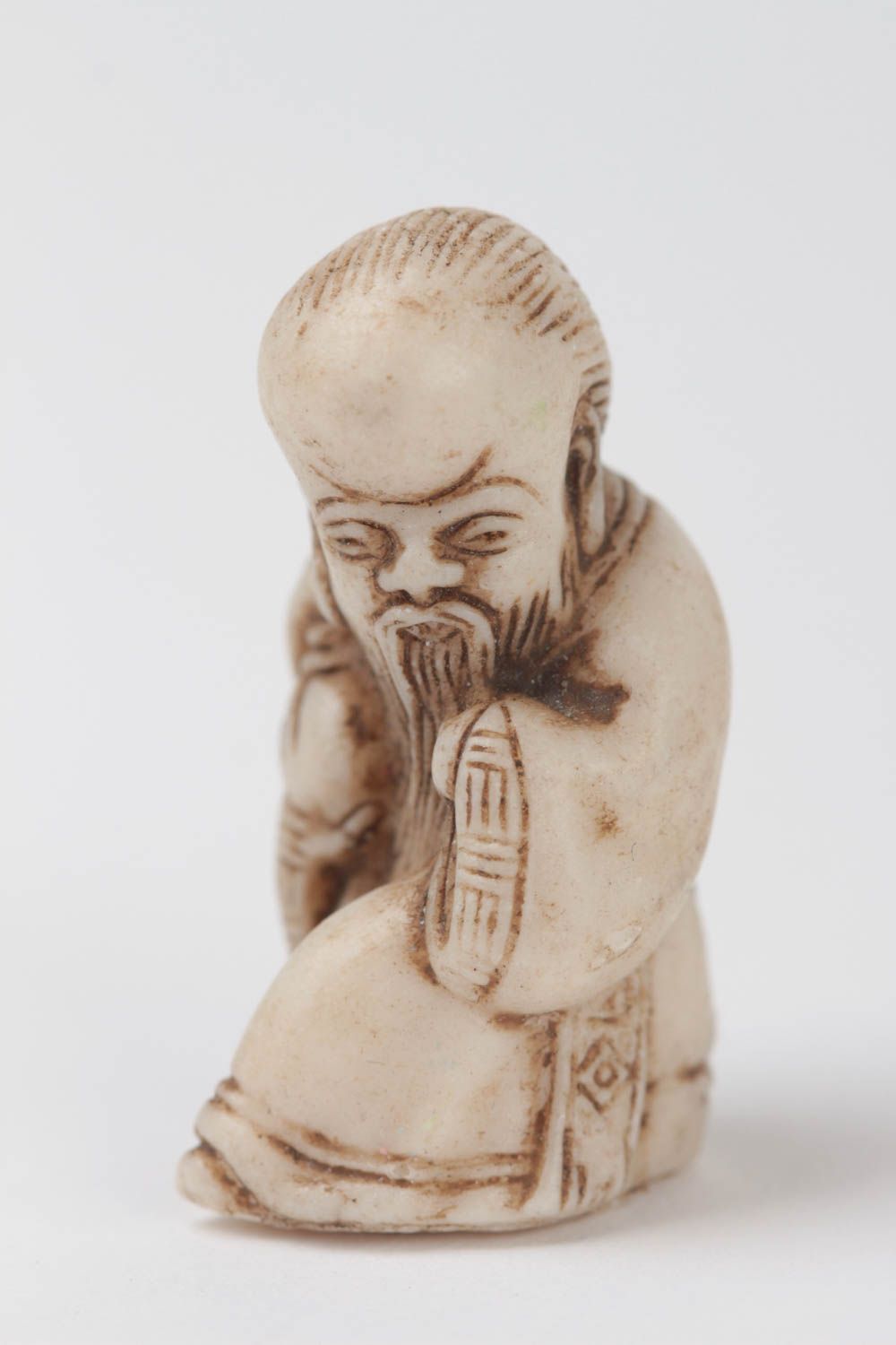 Statuette made of Dunfansho polymer resin.