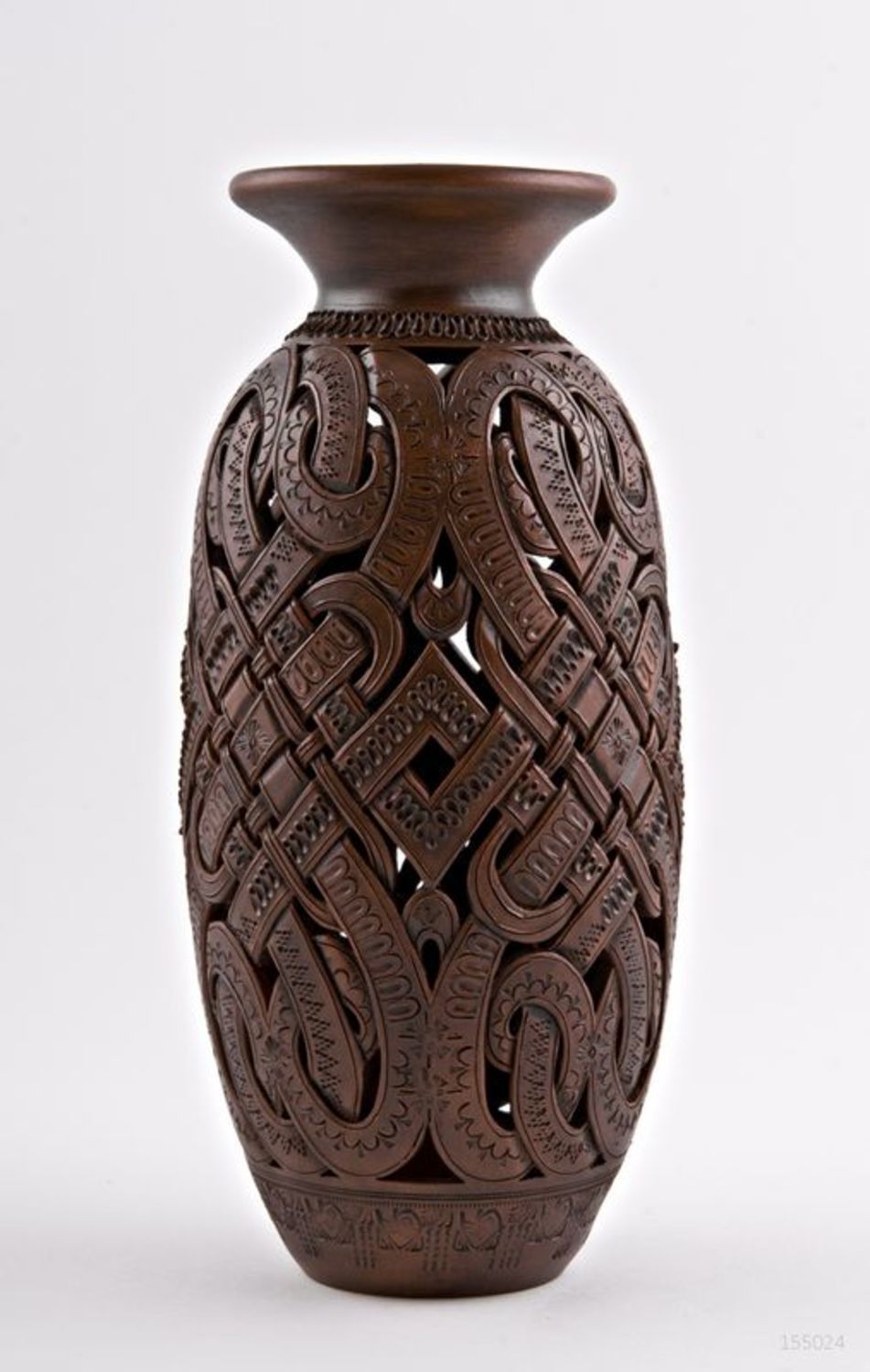 Ceramic vase made by hand